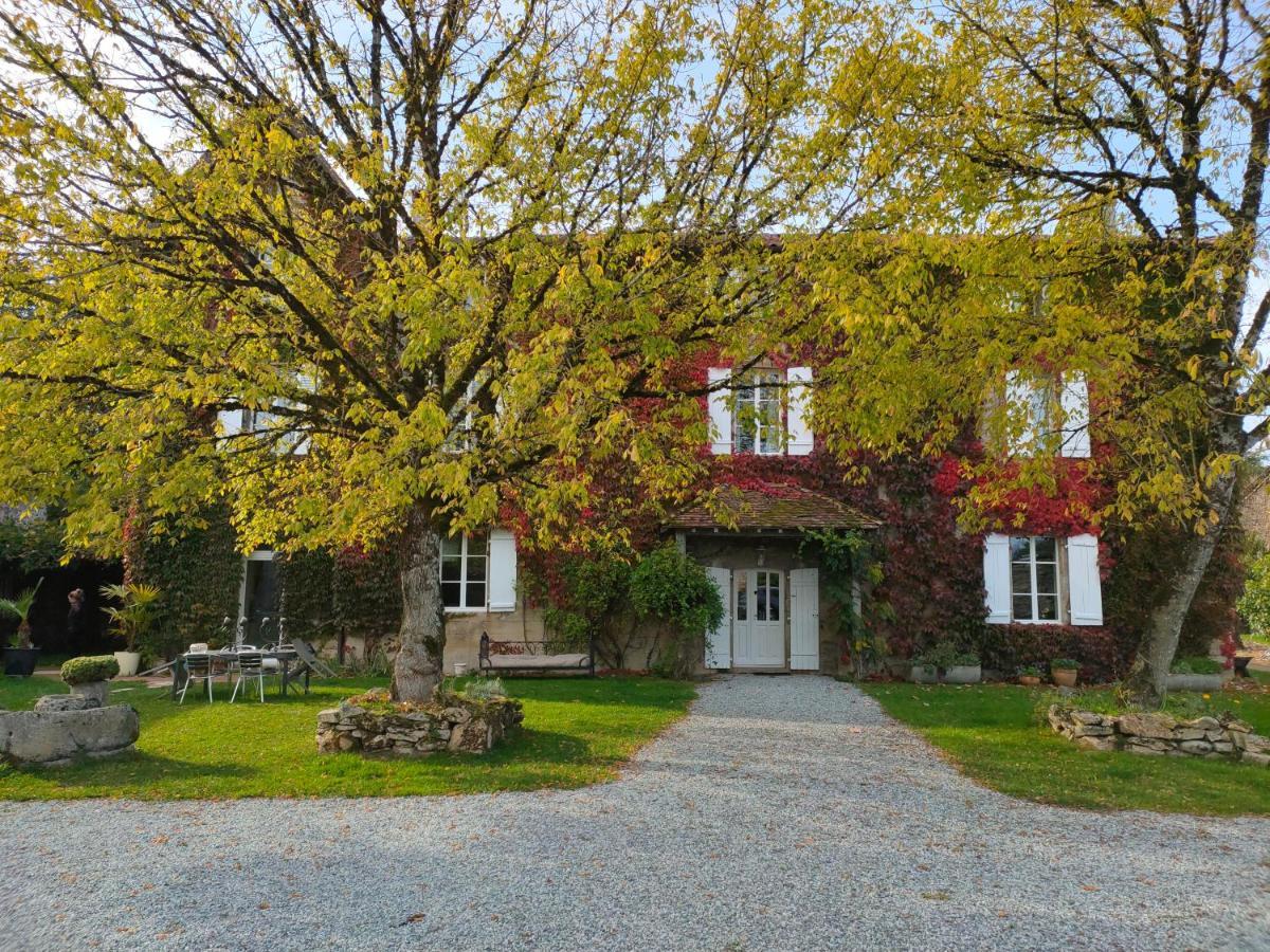 Domaine De Panissac Bed & Breakfast Berneuil  Exterior photo